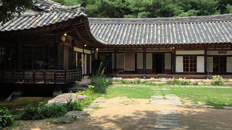 기장 갤러리예동 카페녹녹, 1만 원대 커피에도 줄 서는 한옥 카페