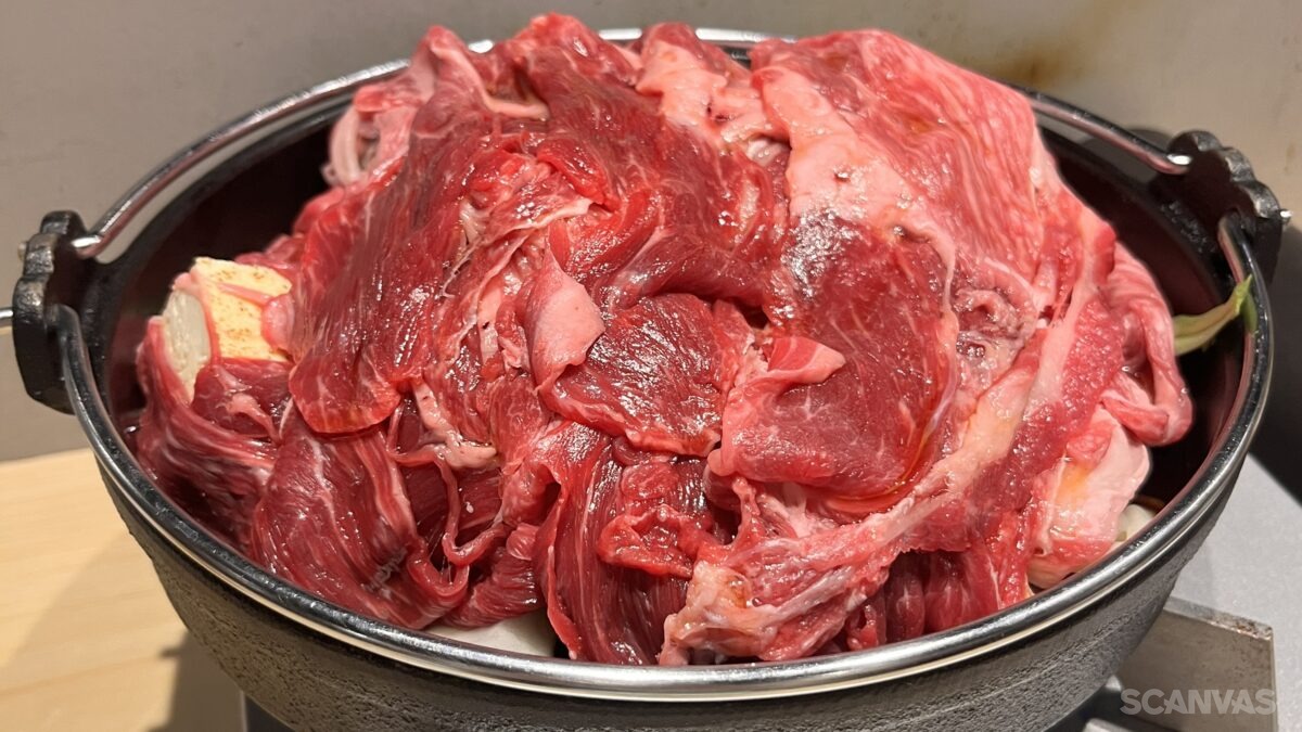 오사카 난바 스키야키 맛집 와규 스키야키 쿠로노 뒤 난바 본점의 와규 전골